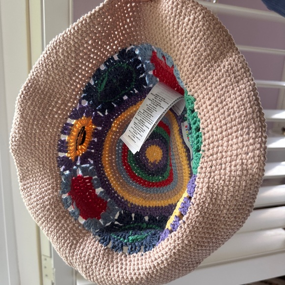 Colorful Crochet Guess JBalvin Bucket Multicolored - Picture 6 of 6